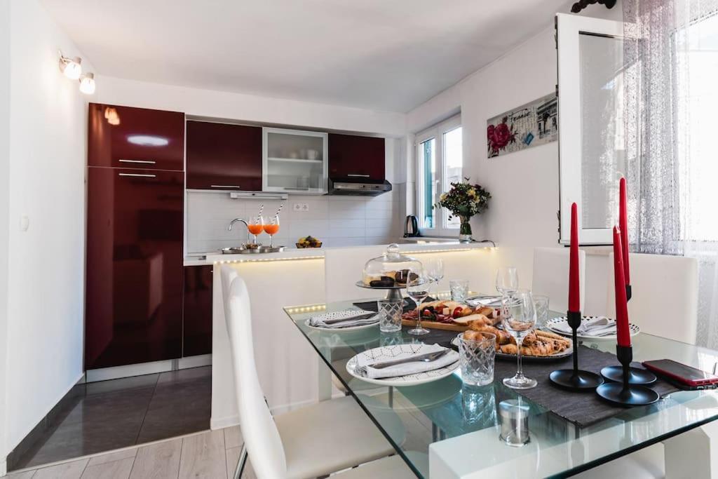 Holiday Home Marina-Renovated House In City Center Рогозниця Екстер'єр фото