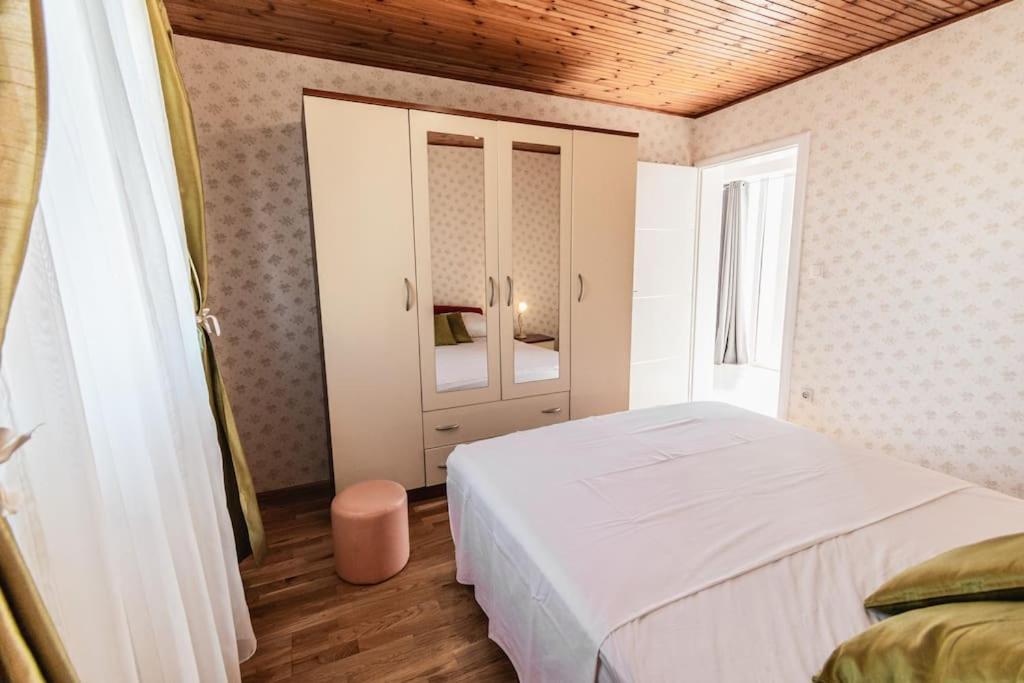 Holiday Home Marina-Renovated House In City Center Рогозниця Екстер'єр фото