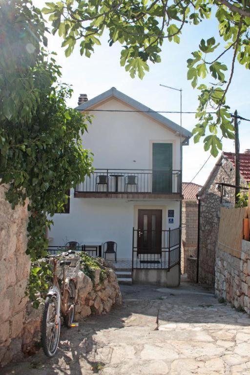 Holiday Home Marina-Renovated House In City Center Рогозниця Екстер'єр фото